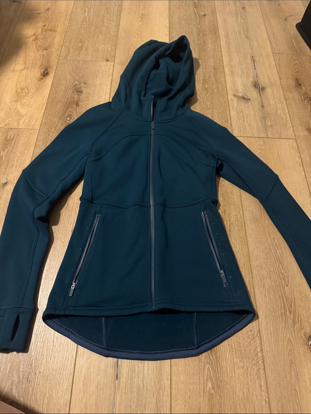 Lululemon Women’s Hooded Full-Zip Jacket in Teal- very warm